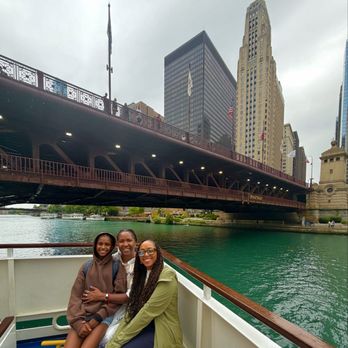 Wendella Tours & Cruises - Enjoy a memorable family adventure with Wendella on a scenic tour. - Boat Charters Near Me - Chicago, Illinois