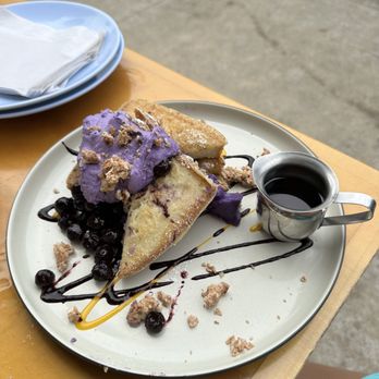 Toast Kitchen & Bakery - Breakfast & Brunch Near Me - Tustin, California