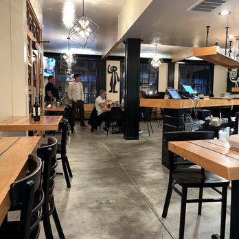 El Mono - Spacious. - Peruvian Near Me - Berkeley, California