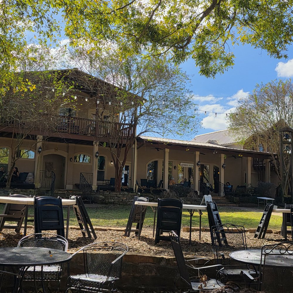 Bernhardt Winery - Wineries Near Me - Plantersville, Texas