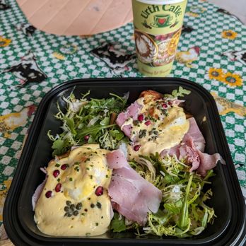 Urth Caffé-Pasadena - Eggs Benedict was ok - Cafes Near Me - Pasadena, California