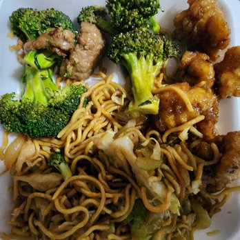 Panda Express - SOME BROCCOLI & BEEF //// ONLY 2 TINY PIECES OF BEEF ??? - Chinese Near Me - Palmdale, California Panda Express - SOME BROCCOLI & BEEF //// ONLY 2 TINY PIECES OF BEEF ??? - Chinese Near Me - Palmdale, California