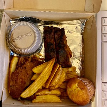 Famous Dave's Bar-B-Que - Barbeque Near Me - Plymouth, Minnesota