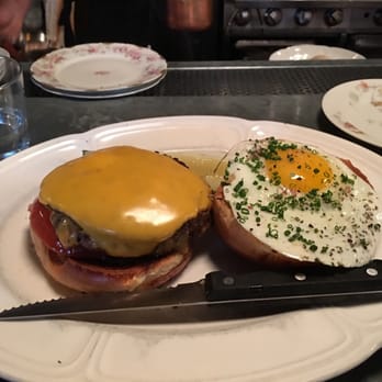 Au Cheval - Burger with fried egg - Bars Near Me - Chicago, Illinois Au Cheval - Burger with fried egg - Bars Near Me - Chicago, Illinois
