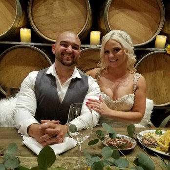 Peltzer Winery - Sweetheart Table - Wineries Near Me - Temecula, California