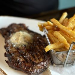 Mo and Hari's Neighborhood Bistro