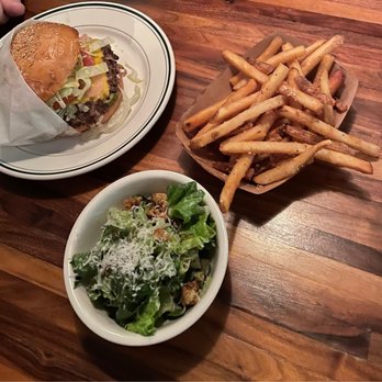 Winnie's - Great burger! Crispy fries! Ceasar salad. - Cocktail Bars Near Me - Houston, Texas