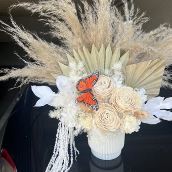 Chika’s Flowers - boho-inspired, elegant arrangement that brings together natural textures, soft colors, and lasting beauty. - Florists Near Me - La Puente, California Chika’s Flowers - boho-inspired, elegant arrangement that brings together natural textures, soft colors, and lasting beauty. - Florists Near Me - La Puente, California