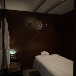 The Thai Rose Massage Spa - Very clean room.