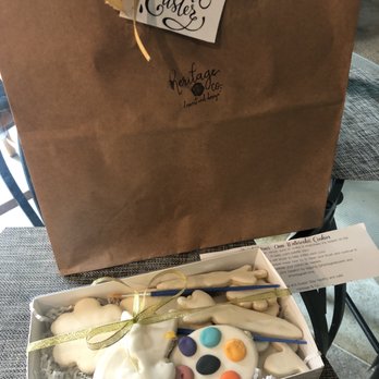 Heritage & Co - Painted cookie kit for Easter - Desserts Near Me