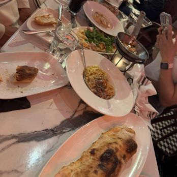 The Stinking Rose - Italian Calzone, Prosciutto San Daniele, Fettuccini in Garlic Brie & Mushroom, 40 Clove chicken, Ravioli in Garlic Alfredo, Lasagna - Italian Near Me - San Francisco, California The Stinking Rose - Italian Calzone, Prosciutto San Daniele, Fettuccini in Garlic Brie & Mushroom, 40 Clove chicken, Ravioli in Garlic Alfredo, Lasagna - Italian Near Me - San Francisco, California