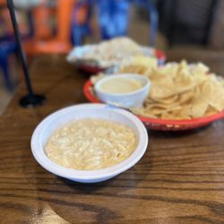 Fuego Tortilla Grill - Poblano mac and cheese, poblano queso and chips
