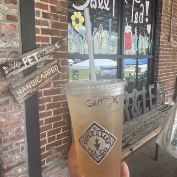 Piper and Leaf - Golden Tonic Ice Tea - Coffee & Tea Near Me - Huntsville, Alabama Piper and Leaf - Golden Tonic Ice Tea - Coffee & Tea Near Me - Huntsville, Alabama