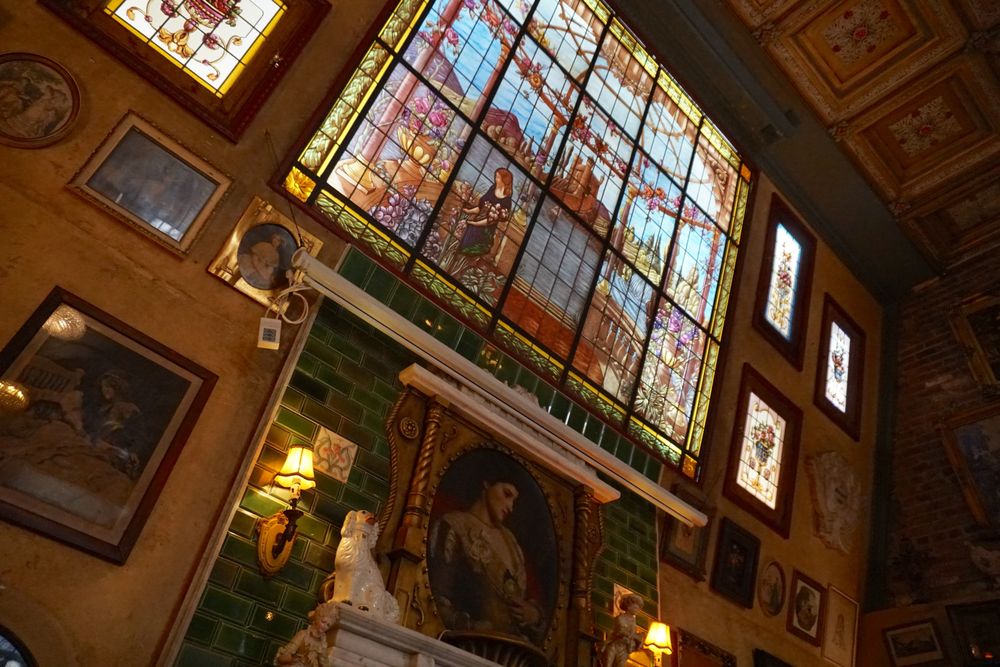 Lillie's Victorian Establishment