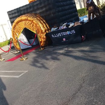 Illustrious Photo Booths - Photo Booth Rentals Near Me Illustrious Photo Booths - Photo Booth Rentals Near Me