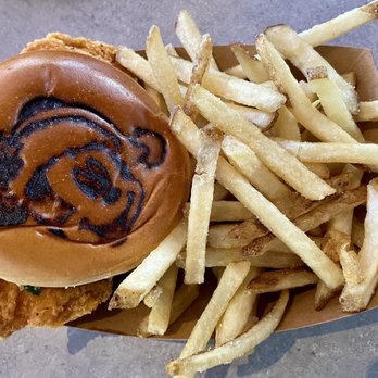 Cosmic Ray's Starlight Café - Chicken Sandwich - Sandwiches Near Me - Orlando, Florida