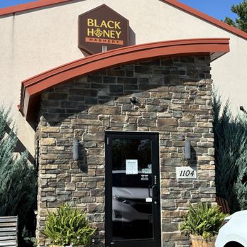 Black Honey Hashery - Coffee & Tea Near Me - De Pere, Wisconsin