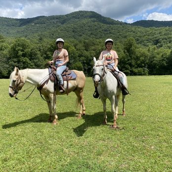 Trackrock Stables - Horseback riding, mountains - Horseback Riding Near Me - Blairsville, Georgia Trackrock Stables - Horseback riding, mountains - Horseback Riding Near Me - Blairsville, Georgia