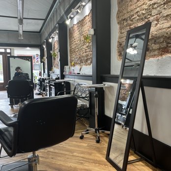 Brenn Images Salon - Inside - Hair Salons Near Me - Acworth, Georgia Brenn Images Salon - Inside - Hair Salons Near Me - Acworth, Georgia