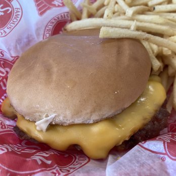 Steak ’n Shake - Single Steakburger with Cheese - Fast Food Near Me - Louisville, Kentucky Steak ’n Shake - Single Steakburger with Cheese - Fast Food Near Me - Louisville, Kentucky