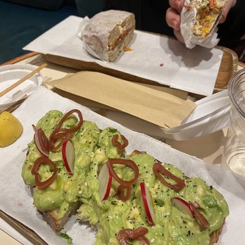 Felix Roasting - Avocado toast Everything bagel with salmon lox - Coffee & Tea Near Me - New York, New York Felix Roasting - Avocado toast Everything bagel with salmon lox - Coffee & Tea Near Me - New York, New York