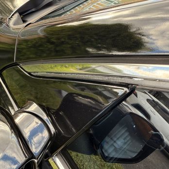 Auto Painting USA Collision - Miami - Painted rubber molding so the cut and scrapped paint off - Body Shops Near Me - Miami, Florida Auto Painting USA Collision - Miami - Painted rubber molding so the cut and scrapped paint off - Body Shops Near Me - Miami, Florida