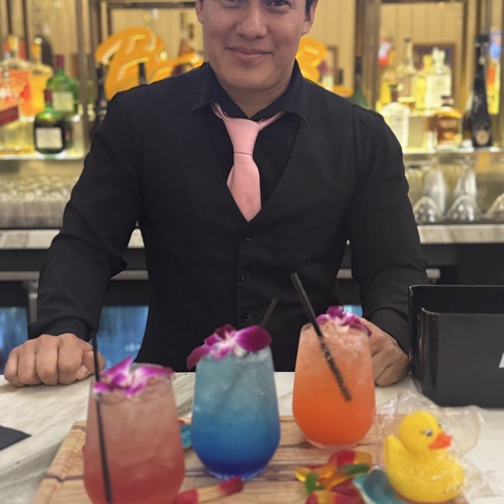 Sugar Factory - Queens - Mimosa Flight - Desserts Near Me - Jamaica, New York