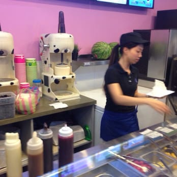 Nu Ice & Drinks - Making the ice combo - Desserts Near Me - Houston, Texas Nu Ice & Drinks - Making the ice combo - Desserts Near Me - Houston, Texas
