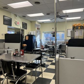 Kelly O's Diner - Inside - Diners Near Me - Pittsburgh, Pennsylvania Kelly O's Diner - Inside - Diners Near Me - Pittsburgh, Pennsylvania