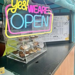 Sweet Bee Desserts - Cute!
