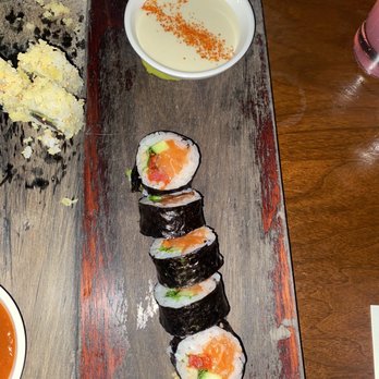 Uchiko Austin - Salomon roll - Sushi Bars Near Me - Austin, Texas Uchiko Austin - Salomon roll - Sushi Bars Near Me - Austin, Texas