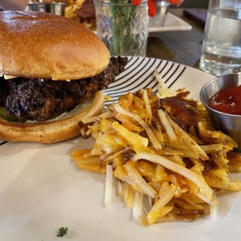 The Local Honey - Deep fried chicken sandwich - Comfort Food Near Me - London, Kentucky The Local Honey - Deep fried chicken sandwich - Comfort Food Near Me - London, Kentucky