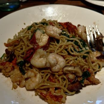 Yard House - Lobster Garlic Noodles - New American Near Me - Henderson, Nevada Yard House - Lobster Garlic Noodles - New American Near Me - Henderson, Nevada