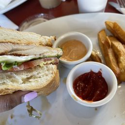 Makona Chicken Sandwich