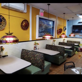 Crystal's - View of part of dinning area - Mexican Near Me - Brodheadsville, Pennsylvania