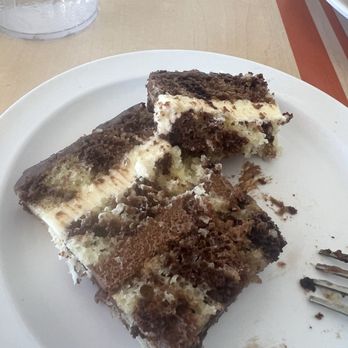 El Refran Mexican Buffet - To die for cake that was worth EVERY calorie that I ate 2 pieces despite not having room in my body to breathe. - Mexican Near Me - Farmers Branch, Texas