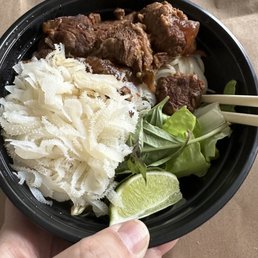 Braised Beef Pho 牛腩汤粉