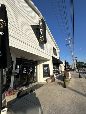 Saints Pizza Pub & SkyBar by null