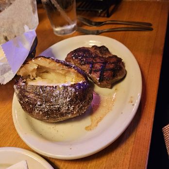 Texas Roadhouse - Baked Potatoe & 6 oz Sirloin Steak. Excellent - Steakhouses Near Me - New Berlin, Wisconsin Texas Roadhouse - Baked Potatoe & 6 oz Sirloin Steak. Excellent - Steakhouses Near Me - New Berlin, Wisconsin