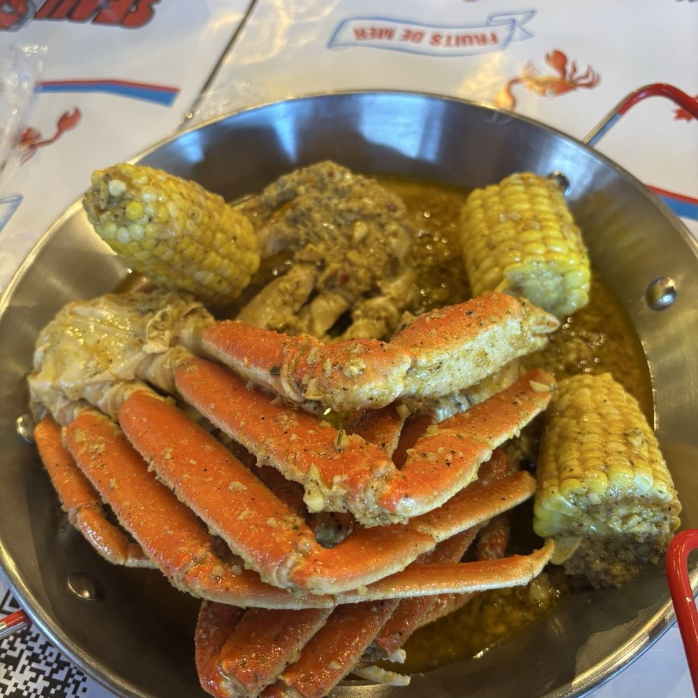 Seau de Crabe - Snow crab - Seafood Near Me - Mississauga, Ontario Seau de Crabe - Snow crab - Seafood Near Me - Mississauga, Ontario