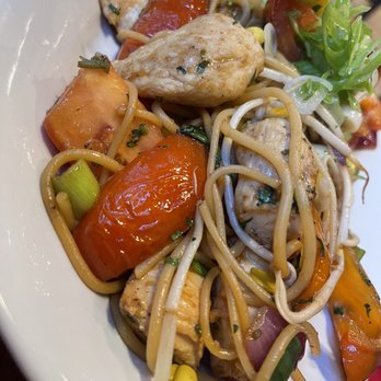 Pisco 51 - Pollo Tallarines Saltado - Peruvian Near Me - Williamsburg, Virginia