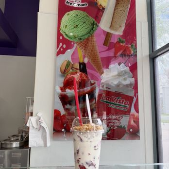 La Michoacana - Fresas con crema with granola - Mexican Near Me - Temecula, California La Michoacana - Fresas con crema with granola - Mexican Near Me - Temecula, California