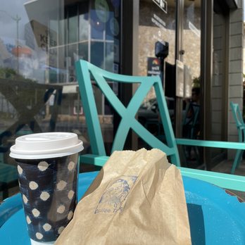 Talk Kaimuki - Lavender Vanilla Latte and a blueberry scone - Coffee & Tea Near Me - Honolulu, Hawaii