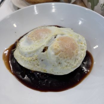 Aloha Kitchen - Loco Moco - Breakfast & Brunch Near Me - Honolulu, Hawaii