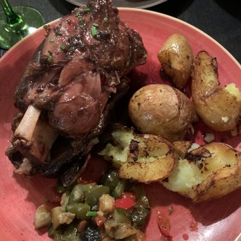 La Vignette - Pork knuckles and potatoes - Restaurants Near Me - Strasbourg, 67