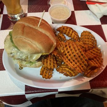 Durty Gurt's - American Near Me - Galena, Illinois