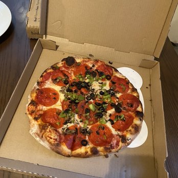 LouEddie's Pizza - Pizza Near Me - Skyforest, California