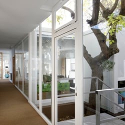 Little Big Kids - Pasillos por el interior. Foto de su web www.littlebigkids.es