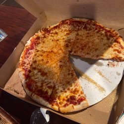 A D's Pizzeria Restaurant & Lounge - Joe knows how to make a pizza!!