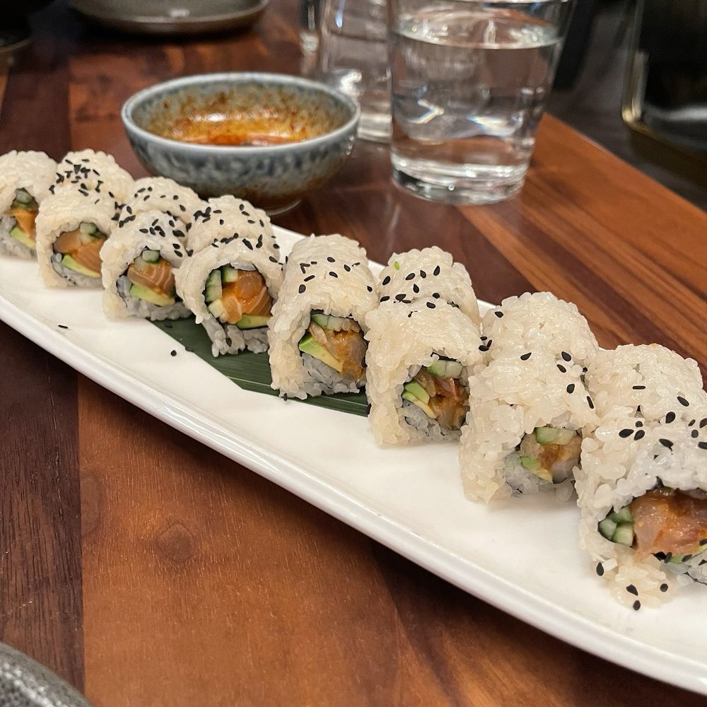 Bisutoro - HH: salmon maki roll - Ramen Near Me - Phoenix, Arizona Bisutoro - HH: salmon maki roll - Ramen Near Me - Phoenix, Arizona